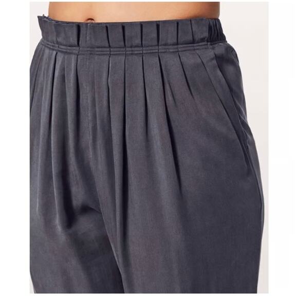 🌟LULULEMON Can You Feel The Pleat Pant Cropped Tencel - Picture 3 of 7